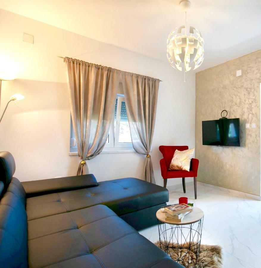 Ena Apartment Split Bagian luar foto