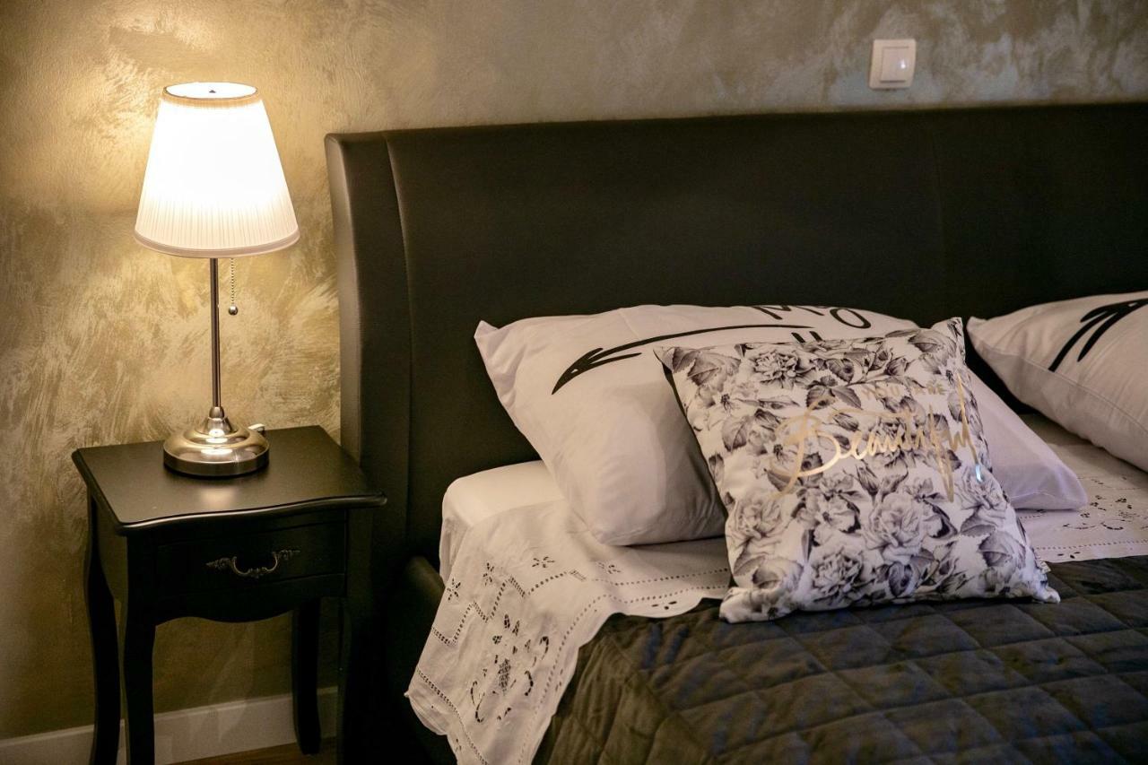Ena Apartment Split Bagian luar foto